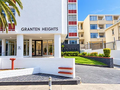 2 Bedroom Apartment For Sale in Port Elizabeth - img