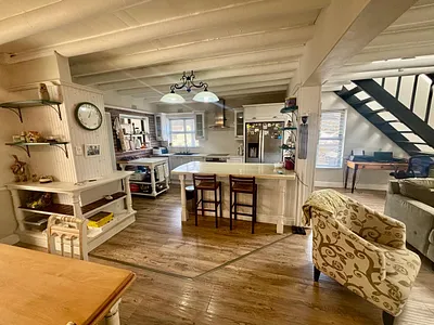 6 Bedroom House For Sale in Fish Hoek - m37q.webp