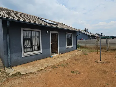 2 Bedroom House For Sale in Springs - img