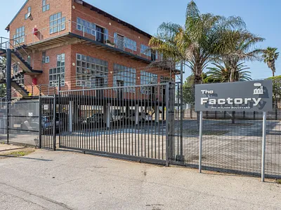 1 Bedroom Apartment For Sale in Port Elizabeth - img