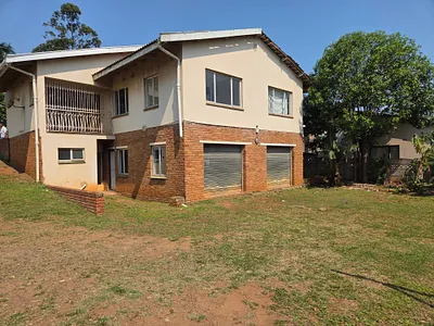 3 Bedroom House For Sale in Chatsworth - img
