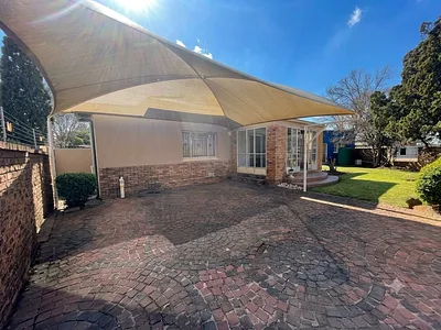 4 Bedroom House For Sale in Benoni - dLO5.webp