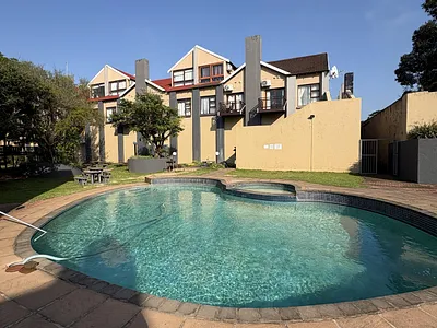 2 Bedroom Apartment For Sale in Pennington - img