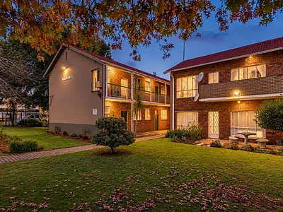 2 Bedroom Apartment For Sale in Roodepoort - 3gsx.webp