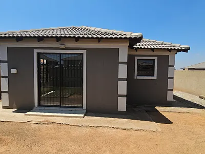 3 Bedroom House For Sale in Nigel - img