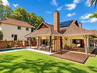 4 Bedroom House For Sale in Hillcrest - img