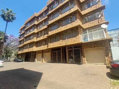 2 Bedroom Apartment For Sale in Pretoria - OKrQ.webp