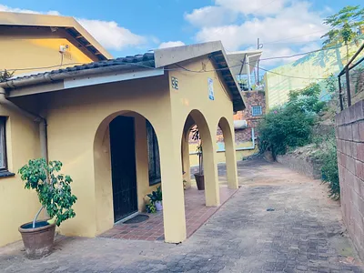 5 Bedroom House For Sale in Durban - 5cv3.webp