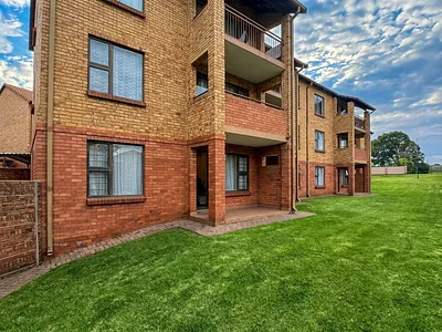 2 Bedroom Townhouse For Sale in Germiston - Hdwh.webp