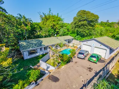 4 Bedroom House For Sale in Pinetown - V3sT.webp