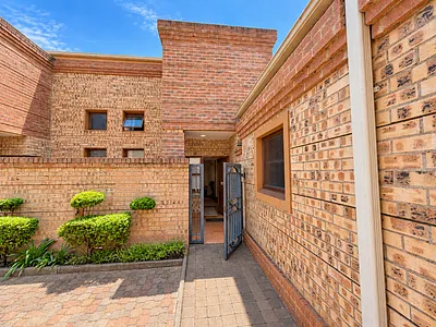 3 Bedroom Townhouse For Sale in Louis Trichardt - img