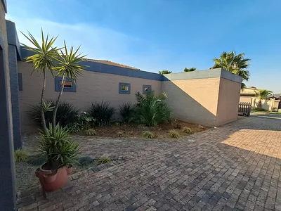 3 Bedroom House To Rent in Vanderbijlpark - ZvRC.webp