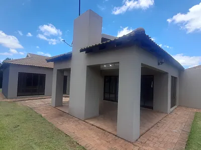 3 Bedroom House To Rent in Vanderbijlpark - 4yx5.webp