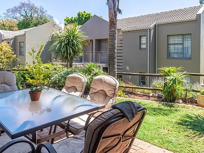 2 Bedroom House For Sale in Bedfordview - JTP7.webp
