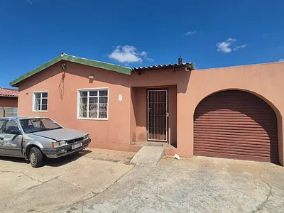 3 Bedroom House For Sale in Worcester - img