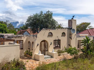 4 Bedroom House For Sale in Cape Town - fGrc.webp