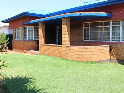 3 Bedroom House For Sale in Roodepoort - img