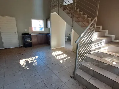 3 Bedroom Apartment For Sale in Nigel - img