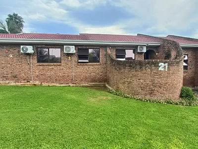 3 Bedroom House For Sale in Uitenhage - img