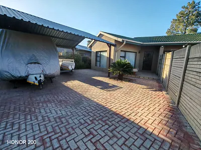 3 Bedroom House For Sale in Sasolburg - 5w7k.webp