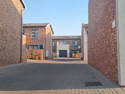 3 Bedroom Apartment For Sale in Brakpan - img