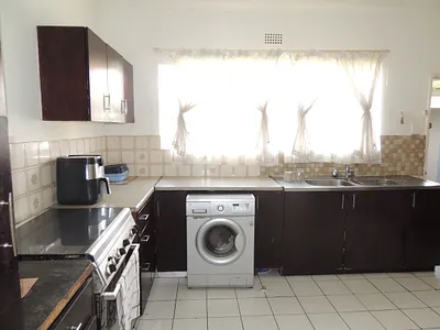 4 Bedroom House For Sale in Johannesburg - img