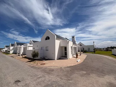 2 Bedroom Townhouse To Rent in Langebaan - img
