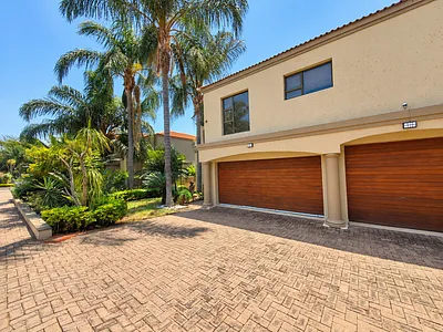 4 Bedroom Townhouse For Sale in Rustenburg - img