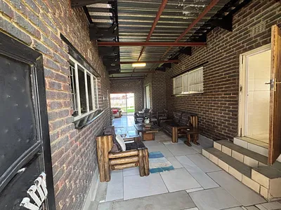 3 Bedroom House For Sale in Vanderbijlpark - 4cS8.webp
