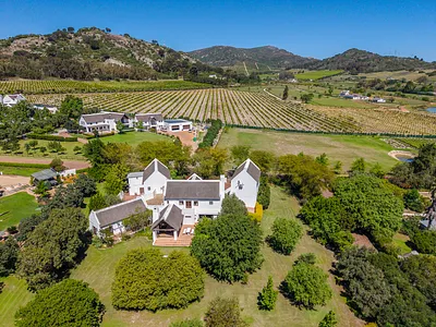 5 Bedroom House For Sale in Paarl - JEnH.webp