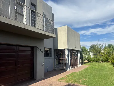 4 Bedroom House For Sale in Witbank - 8eIp.webp