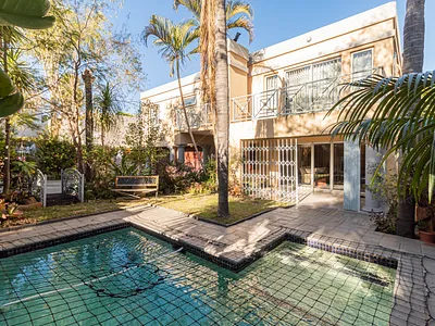 4 Bedroom Townhouse For Sale in Pretoria - Lou8.webp