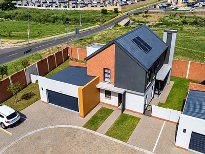 4 Bedroom Apartment For Sale in Centurion - img