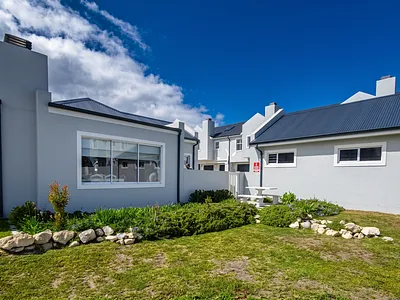 2 Bedroom Apartment For Sale in Struisbaai - tAsl.webp