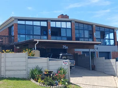 4 Bedroom Townhouse For Sale in Mossel Bay - img