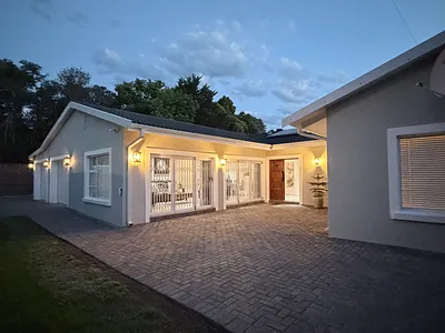 4 Bedroom House For Sale in Queenstown - img
