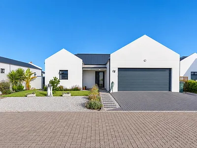3 Bedroom House For Sale in Velddrif - img