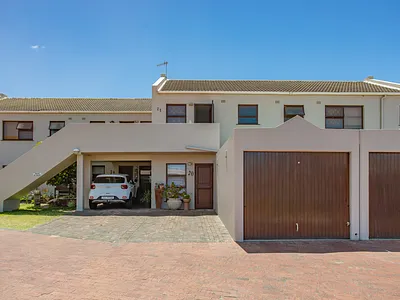 3 Bedroom Apartment For Sale in Paarl - qUuy.webp