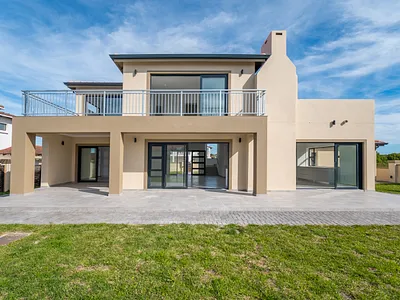 3 Bedroom House For Sale in St Francis Bay - img