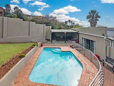 3 Bedroom House For Sale in Krugersdorp - 8Guj.webp