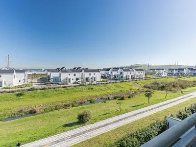 2 Bedroom Apartment To Rent in Somerset West - XT3K.webp