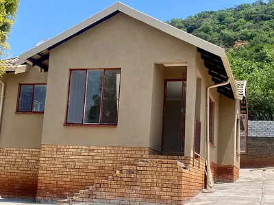 3 Bedroom House For Sale in Rustenburg - bRbK.webp