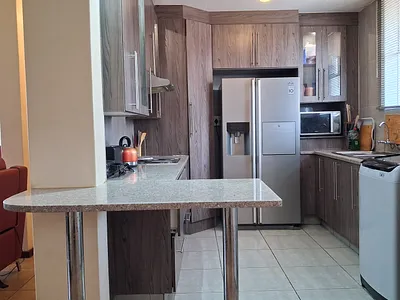 3 Bedroom Apartment For Sale in Pretoria - img