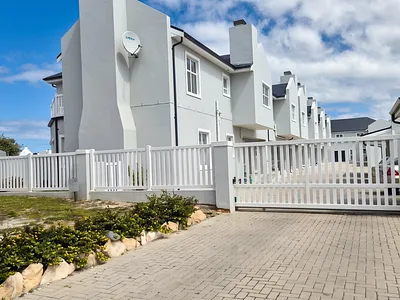 2 Bedroom Apartment For Sale in Struisbaai - img