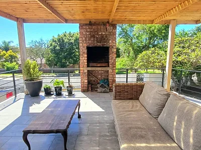 3 Bedroom House For Sale in Uitenhage - img