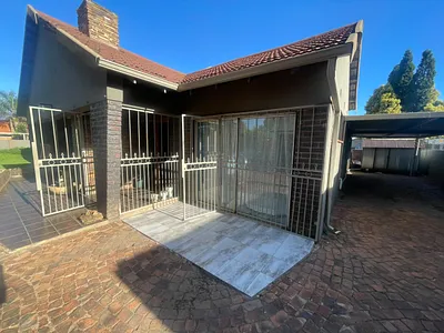 0.5 Bedroom Apartment To Rent in Boksburg - TtUu.webp