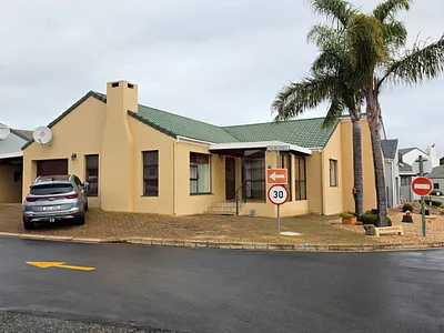 3 Bedroom House For Sale in Stilbaai West, Stilbaai - GB4K.webp