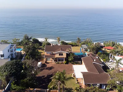 6 Bedroom House For Sale in Amanzimtoti - Ng7C.webp