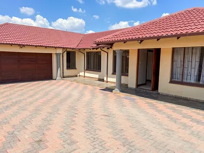 4 Bedroom House To Rent in Rustenburg - 4ELO.webp