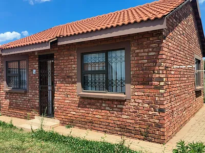 2 Bedroom House To Rent in Potchefstroom - bCCM.webp